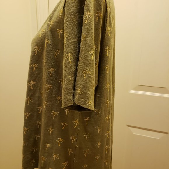 Chico's olive-green tee with gold palm trees - Picture 4 of 6